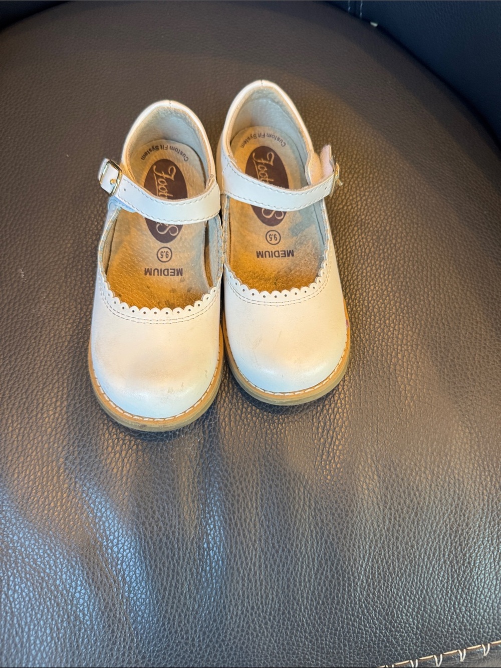 FootMates Cream Mary Jane Shoes with Buckle Strap